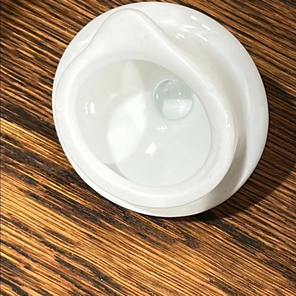 Starbucks ceramic coffee/tea pot 2015 White Ceramic Pitcher - Picture 6 of 10